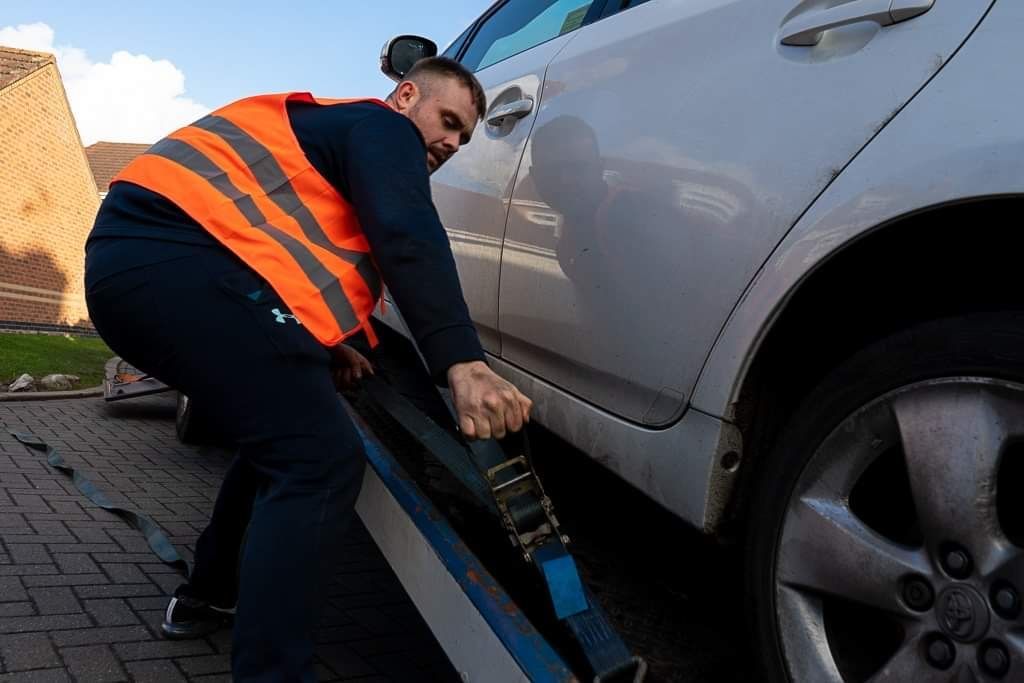 Emergency Recovery: Tips for Staying Safe While Waiting for Assistance