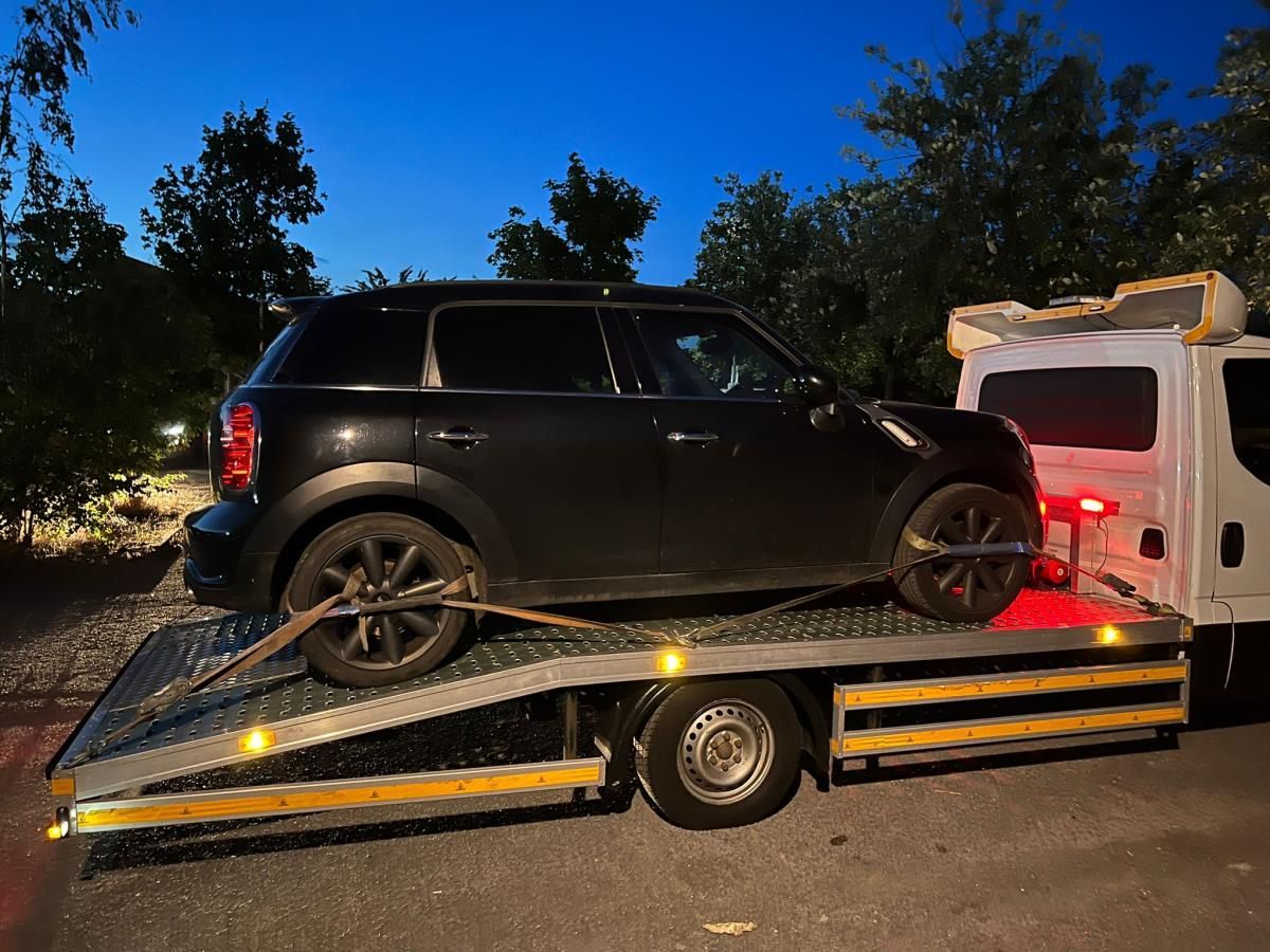 Car Recovery vs Roadside Assistance - What's the Difference?