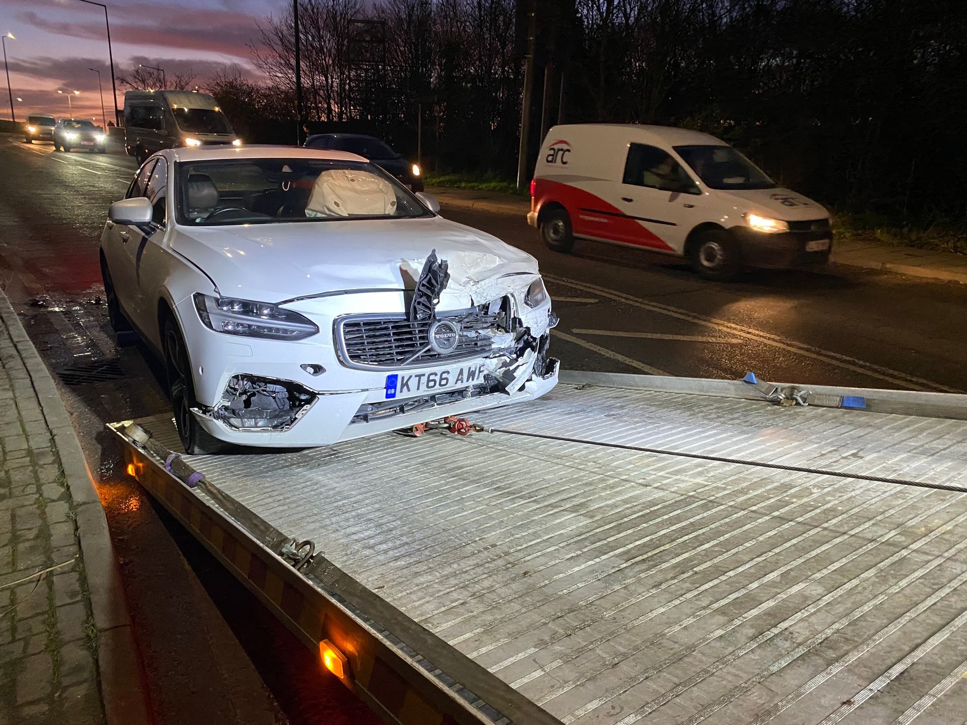 Top Tips for Finding Reliable Car Recovery Service Near You