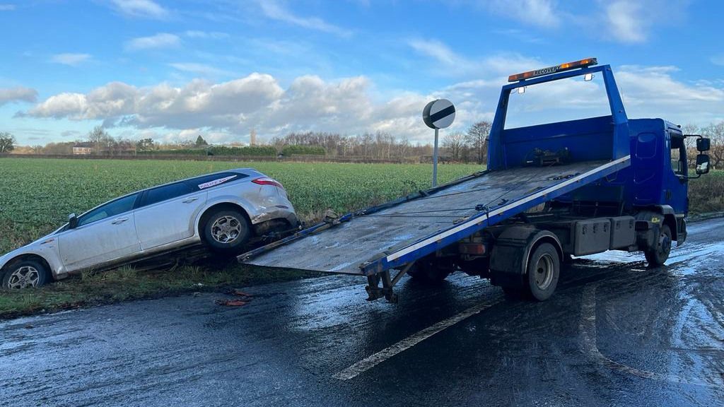 Essential Tips for Car Recovery When Your Car Is Stuck in the Mud